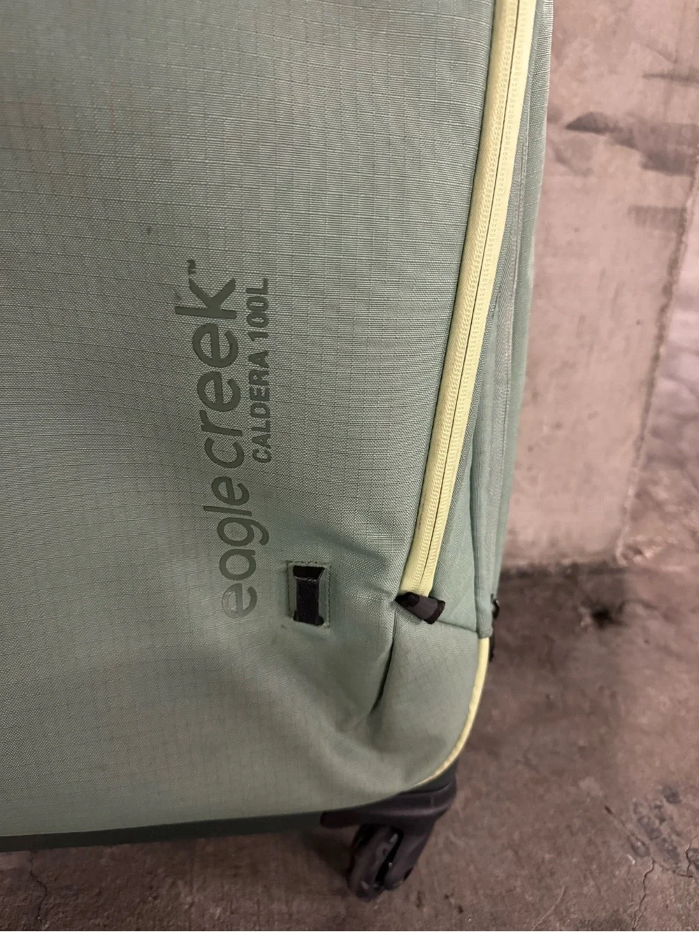 Eagle Creek Light Green Rolling Carry-On with Lime Trim Caldera 100L